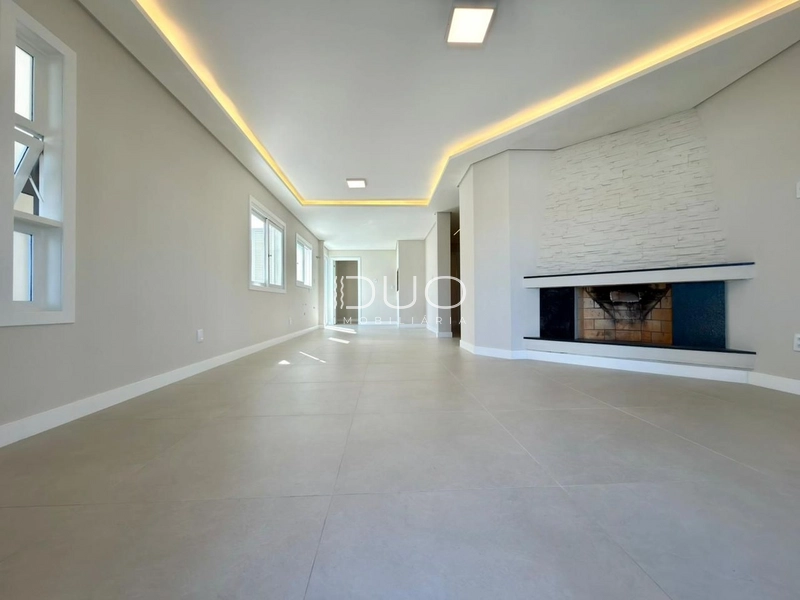 CASA EM XANGRI-LÁ: 6ª foto da galeria de imagens do imóvel