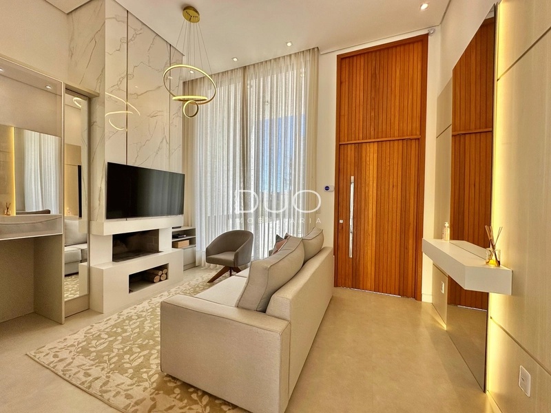 CASA À VENDA NO JARDIM BEIRA MAR, 2 QUADRAS DO MAR