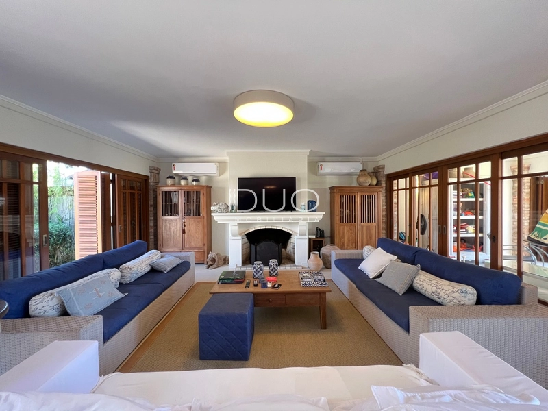 CASA EM XANGRI-LÁ: 12ª foto da galeria de imagens do imóvel
