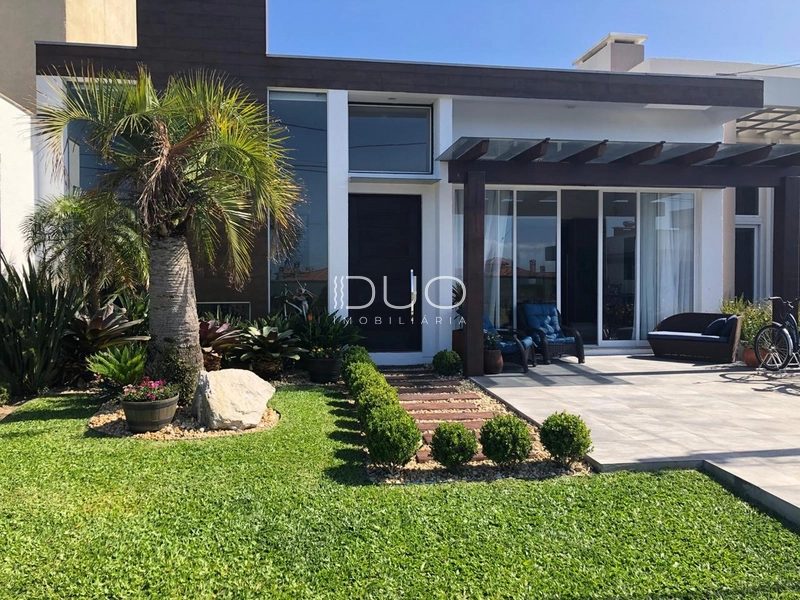 CASA NO CONDOMÍNIO LAS PALMAS EM XANGRI-LÁ