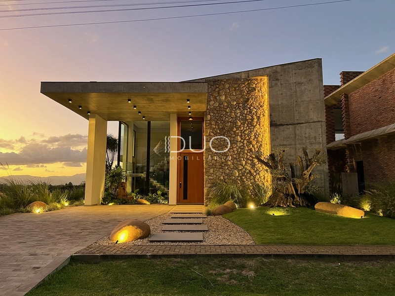 CASA NO CONDOMÍNIO CAPÃO ILHAS RESORT