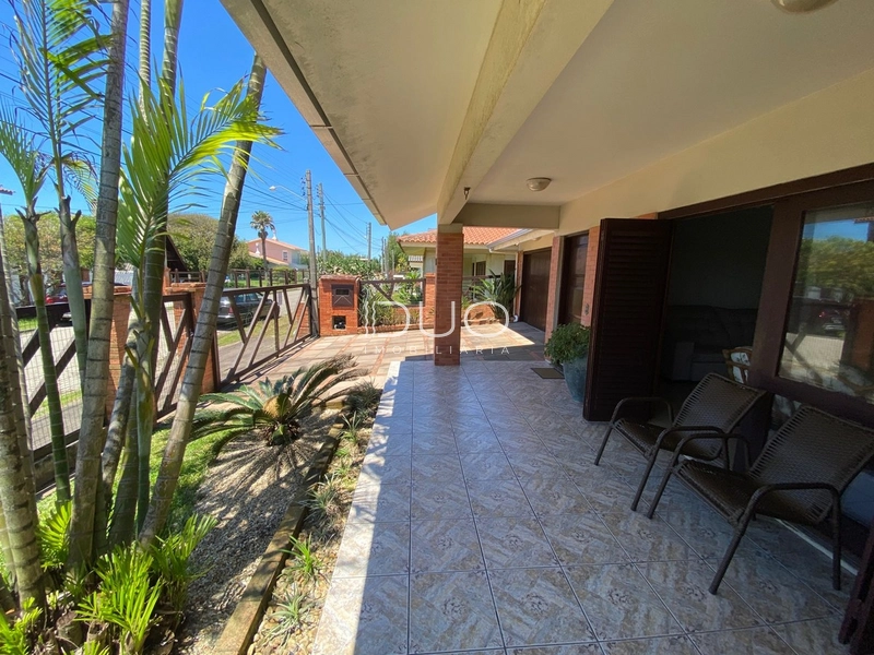 CASA EM XANGRI-LÁ: 4ª foto da galeria de imagens do imóvel
