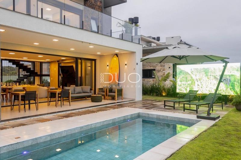 SOBRADO Á VENDA CONDOMÍNIO A BEIRA MAR