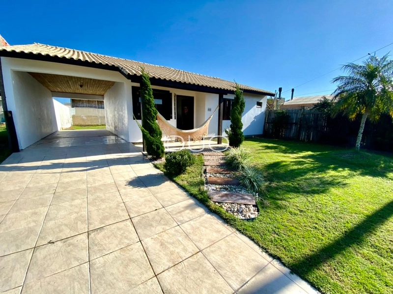 CASA NA PRAIA DO ARPOADOR EM XANGRI-LÁ: 2ª foto da galeria de imagens do imóvel