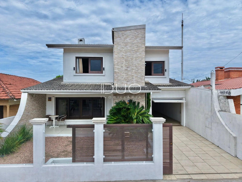 SOBRADO À VENDA EM RAINHA DO MAR - XANGRI-LÁ