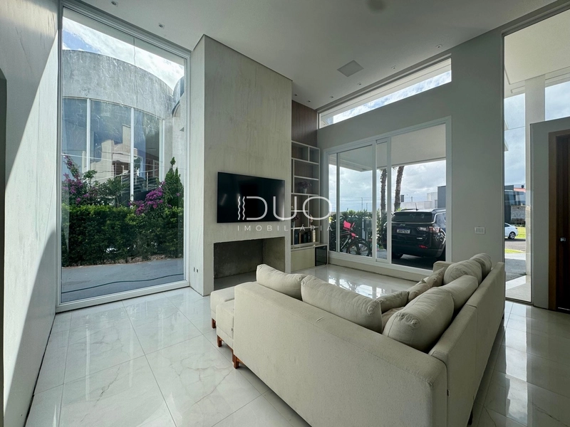CASA NO CONDOMÍNIO RIVIERA EM XANGRI-LÁ: 3ª foto da galeria de imagens do imóvel