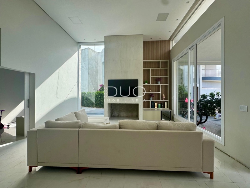 CASA NO CONDOMÍNIO RIVIERA EM XANGRI-LÁ: 4ª foto da galeria de imagens do imóvel