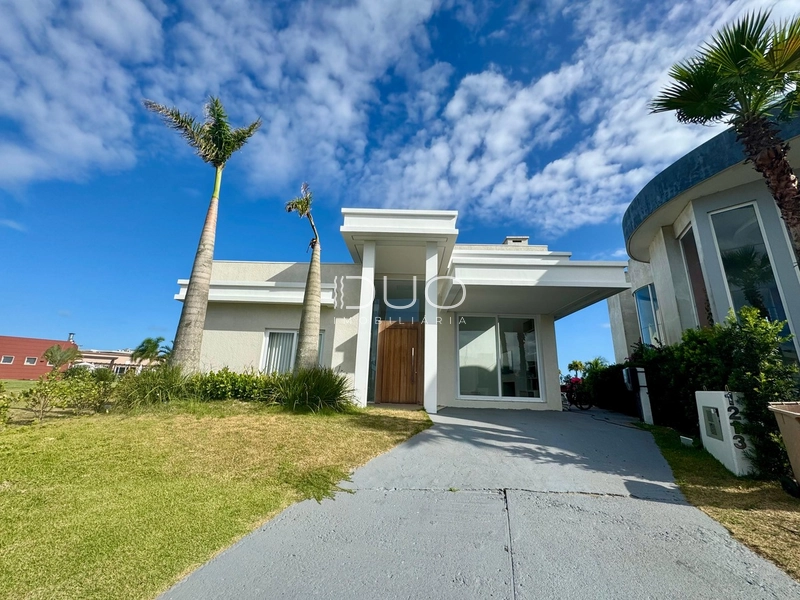 CASA NO CONDOMÍNIO RIVIERA EM XANGRI-LÁ: 1ª foto da galeria de imagens do imóvel