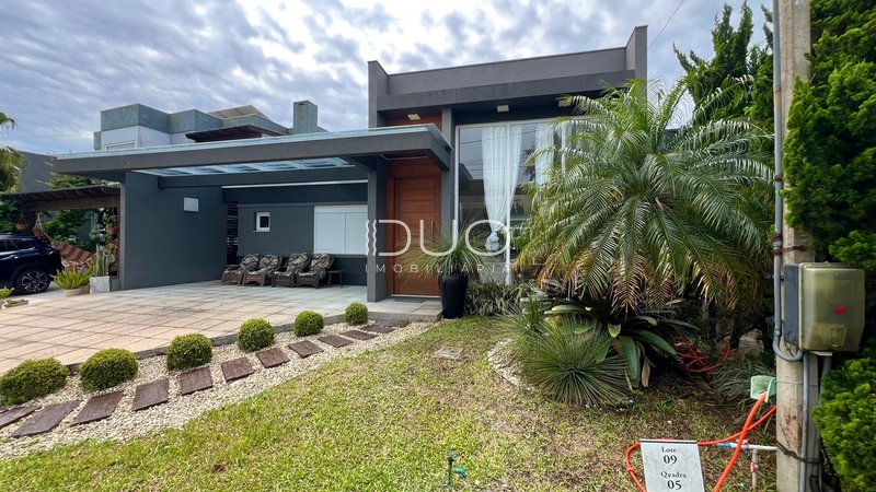 CASA NO CONDOMÍNIO LAS PALMAS EM XANGRI-LÁ