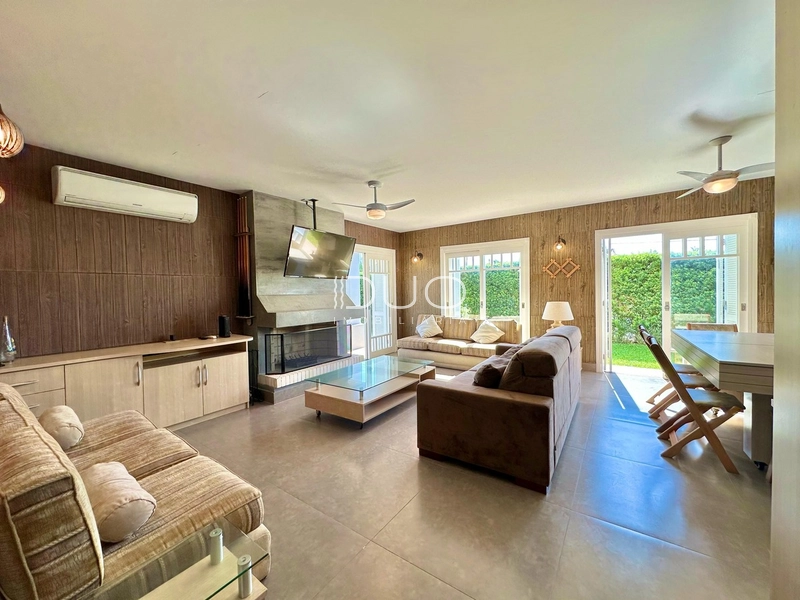 SOBRADO EM ATLÂNTIDA  À VENDA PRÓXIMO AO MAR