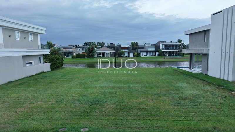 CASA NO CONDOMÍNIO CAPÃO ILHAS COM 5 DORMITÓRIOS