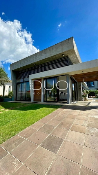 CASA NO CONDOMÍNIO DUBAI RESORT EM CAPÃO DA CANOA