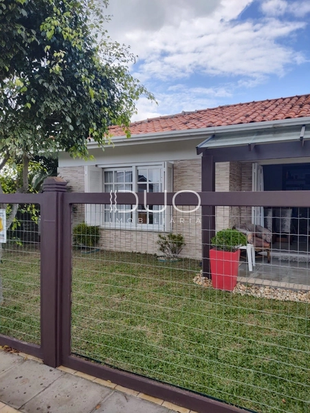 CASA EM XANGRI-LÁ: 3ª foto da galeria de imagens do imóvel