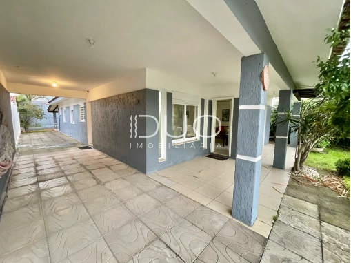 CASA EM XANGRI-LÁ: 3ª foto da galeria de imagens do imóvel