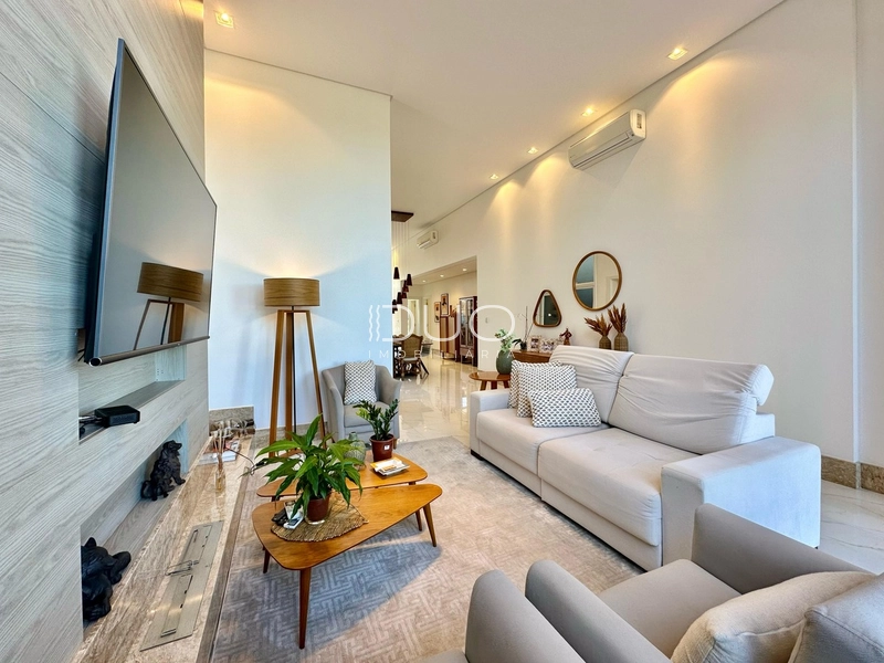 CASA NO CONDOMÍNIO RIVIERA EM XANGRI-LÁ: 3ª foto da galeria de imagens do imóvel