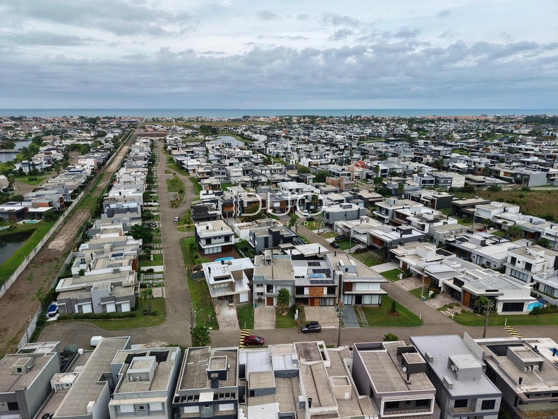 SOBRADO NO CONDOMÍNIO BLUE EM XANGRI-LÁ: 35ª foto da galeria de imagens do imóvel