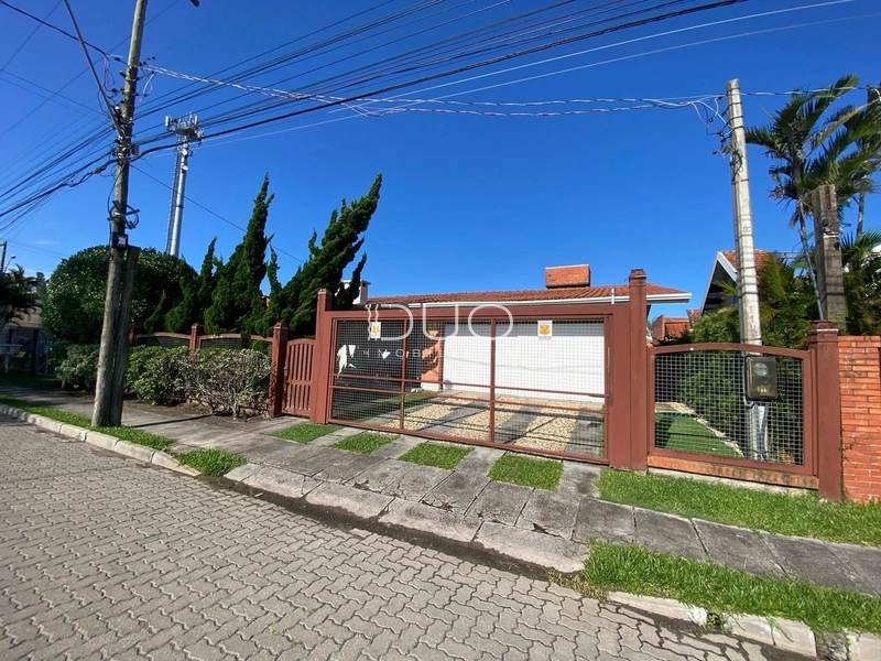 CASA EM XANGRI-LÁ: 2ª foto da galeria de imagens do imóvel