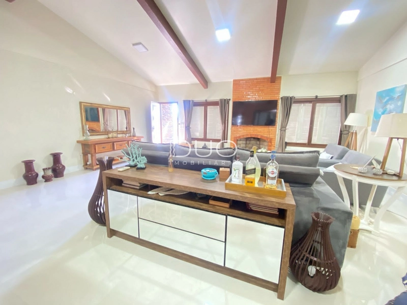 CASA EM XANGRI-LÁ: 10ª foto da galeria de imagens do imóvel