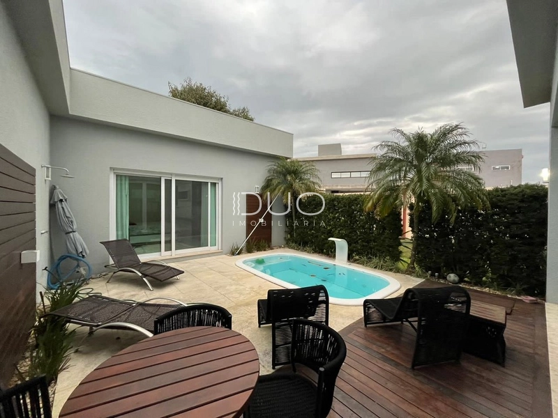 CASA NO CONDOMÍNIO CONDADO DE CAPÃO