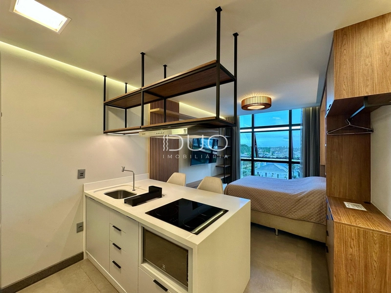 LOFT MOBILIADO E DECORADO, PRONTO PARA USO DE FRENTE PARA INFRA