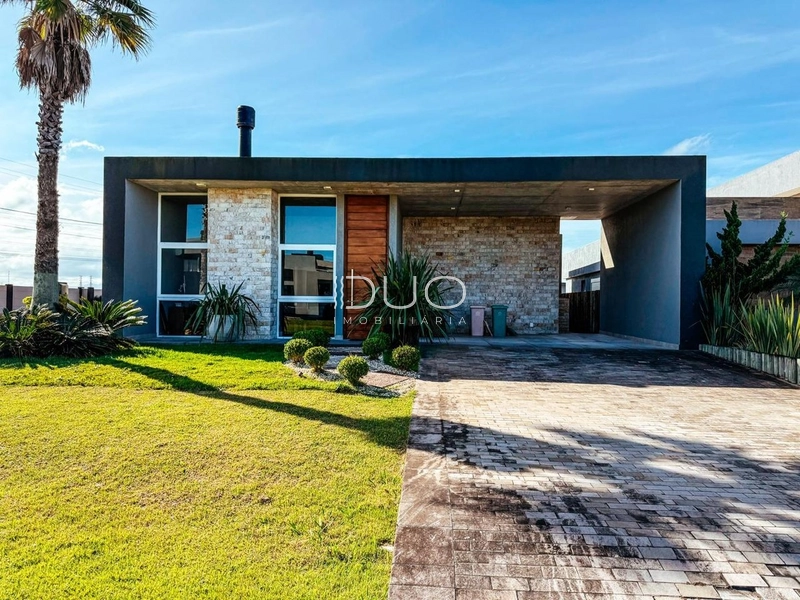 CASA NO CONDOMÍNIO RIVIERA EM XANGRI-LÁ: 1ª foto da galeria de imagens do imóvel
