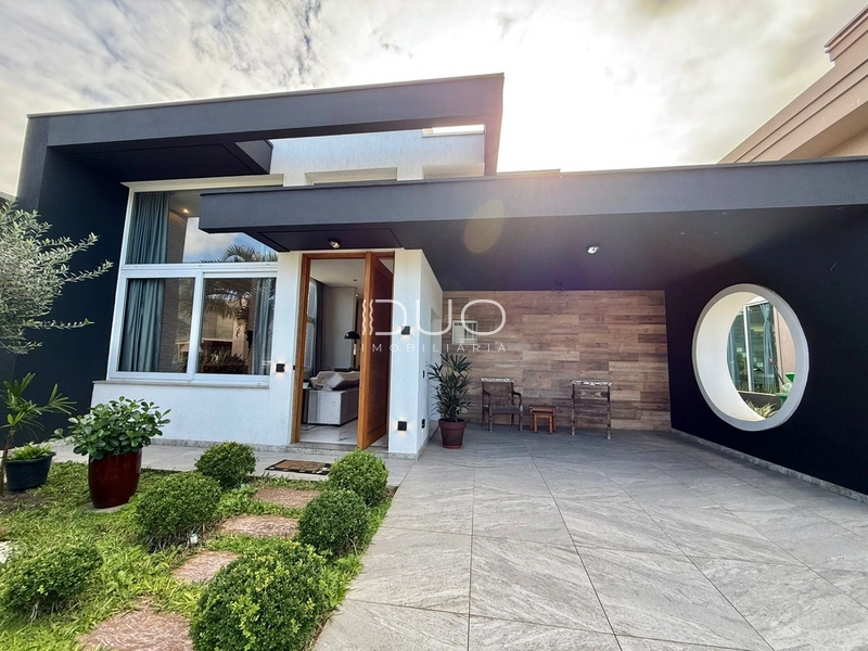 CASA NO CONDOMÍNIO QUINTAS DO LAGO EM XANGRI-LÁ: 3ª foto da galeria de imagens do imóvel