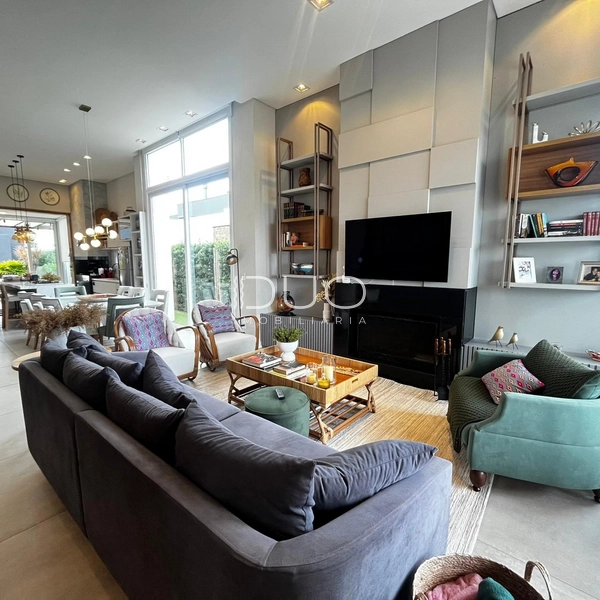 CASA COM  4 DORMITÓRIOS O CNDOMÍNIO SEA COAST: 2ª foto da galeria de imagens do imóvel