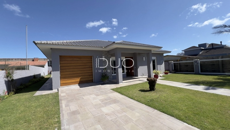 CASA EM XANGRI-LÁ: 2ª foto da galeria de imagens do imóvel