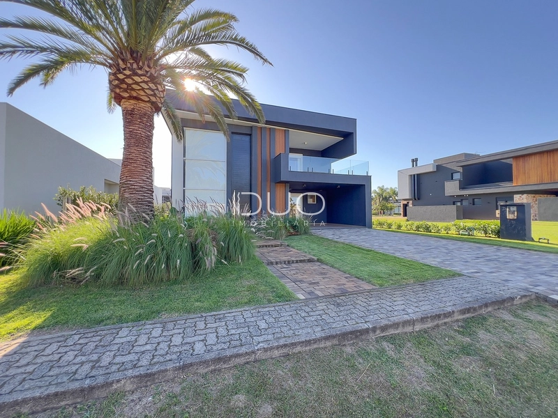 CASA NO CONDOMÍNIO CAPÃO ILHAS RESORT EM CAPÃO DA CANOA