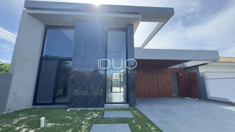 CASA EM XANGRI-LÁ: 4ª foto da galeria de imagens do imóvel