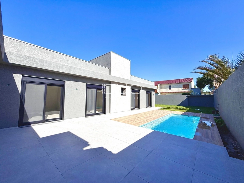 CASA EM XANGRI-LÁ: 10ª foto da galeria de imagens do imóvel