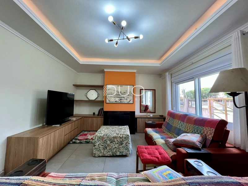 CASA 03 DORMITÓRIOS EM XANGRI-LÁ: 3ª foto da galeria de imagens do imóvel