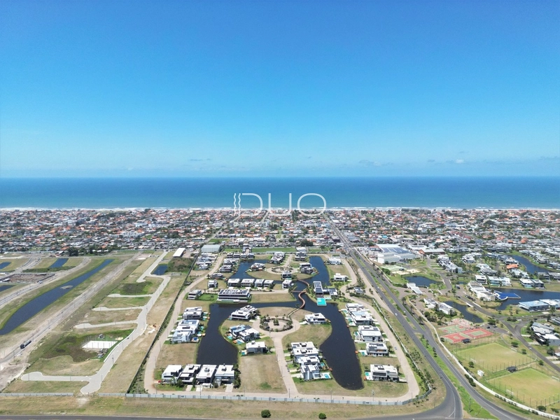 TERRENO NO CONDOMÍNIO SENSE EM XANGRI-LÁ: 2ª foto da galeria de imagens do imóvel