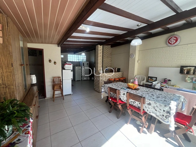 CASA EM XANGRI-LÁ: 10ª foto da galeria de imagens do imóvel