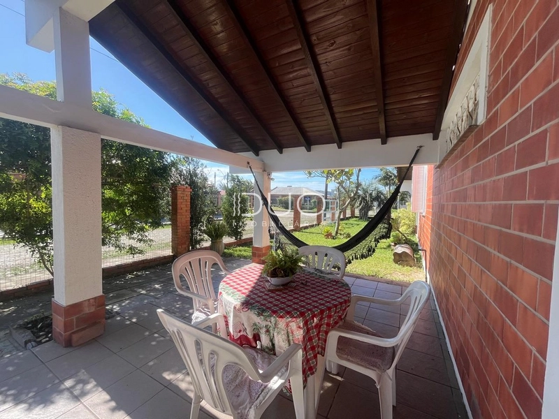 CASA EM XANGRI-LÁ: 5ª foto da galeria de imagens do imóvel