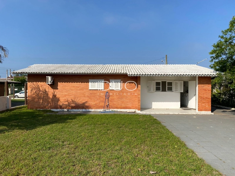 CASA EM XANGRI-LÁ: 1ª foto da galeria de imagens do imóvel