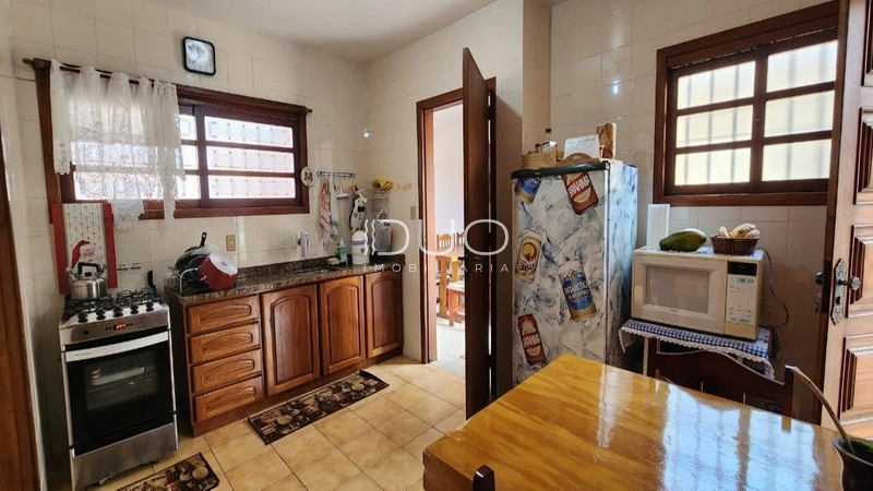 CASA EM XANGRI-LÁ: 10ª foto da galeria de imagens do imóvel