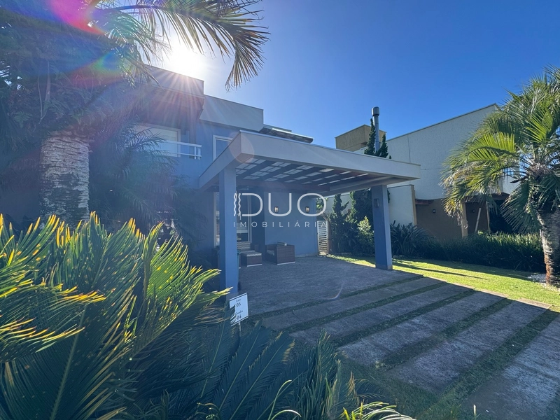 SOBRADO NO CONDOMÍNIO LAS PALMAS EM XANGRI-LÁ