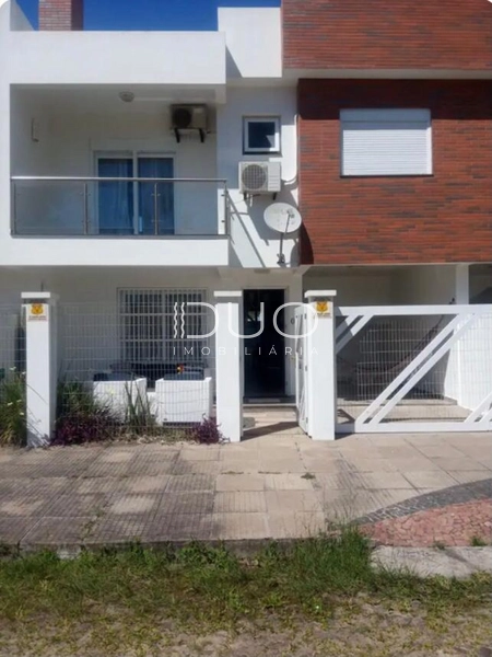 SOBRADO NO CENTRO DE XANGRI-LÁ: 1ª foto da galeria de imagens do imóvel