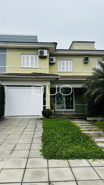 SOBRADO NO CONDOMÍNIO CONDADO DE CAPÃO