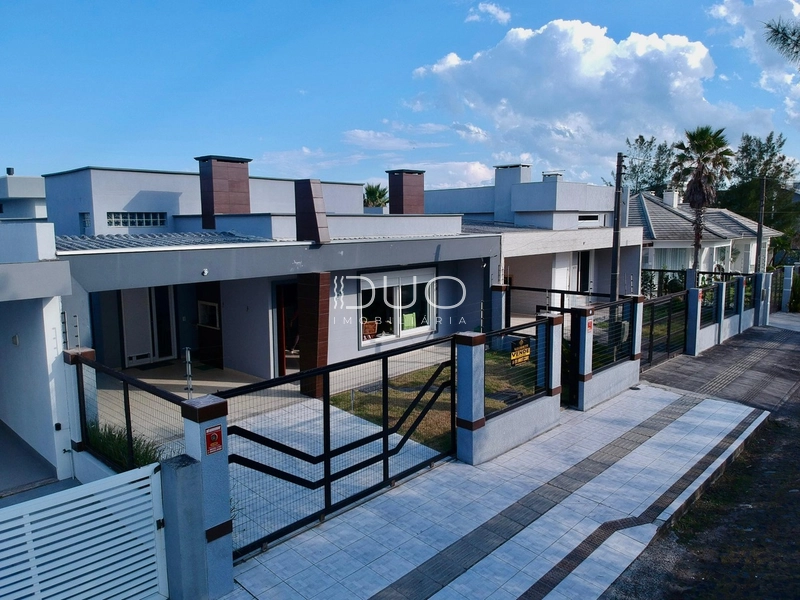 CASA NA PRAIA DE ATLÂNTIDA - SUL: 2ª foto da galeria de imagens do imóvel