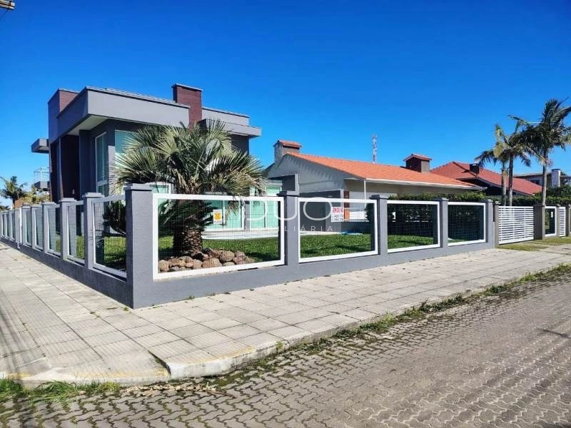 CASA NO CENTRO DE XANGRI-LÁ: 2ª foto da galeria de imagens do imóvel