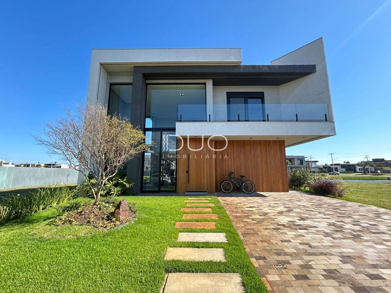 SOBRADO NO CONDOMÍNIO SUNSET EM XANGRI-LÁ