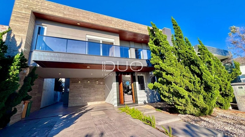 SOBRADO NO CONDOMÍNIO CONDADO DE CAPÃO