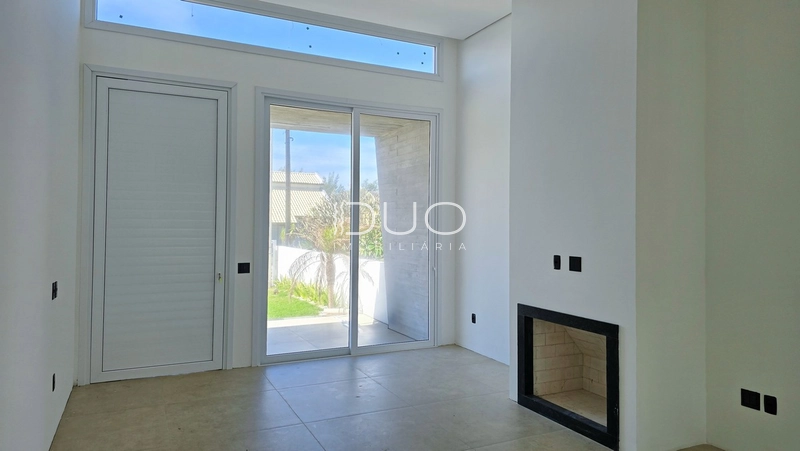CASA EM XANGRI-LÁ: 8ª foto da galeria de imagens do imóvel