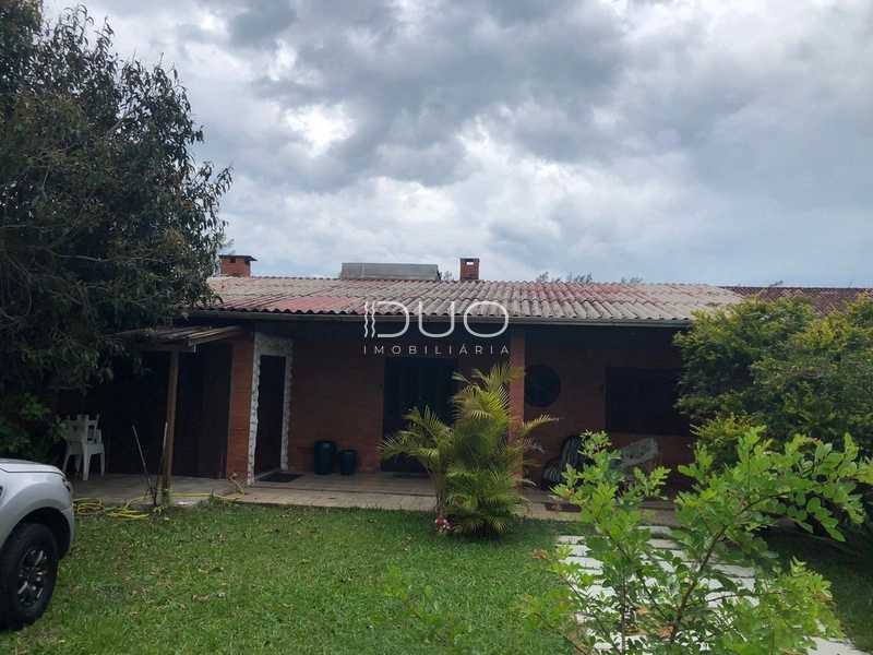 CASA NO BAIRRO ARPOADOR EM XANGRI-LÁ: 2ª foto da galeria de imagens do imóvel