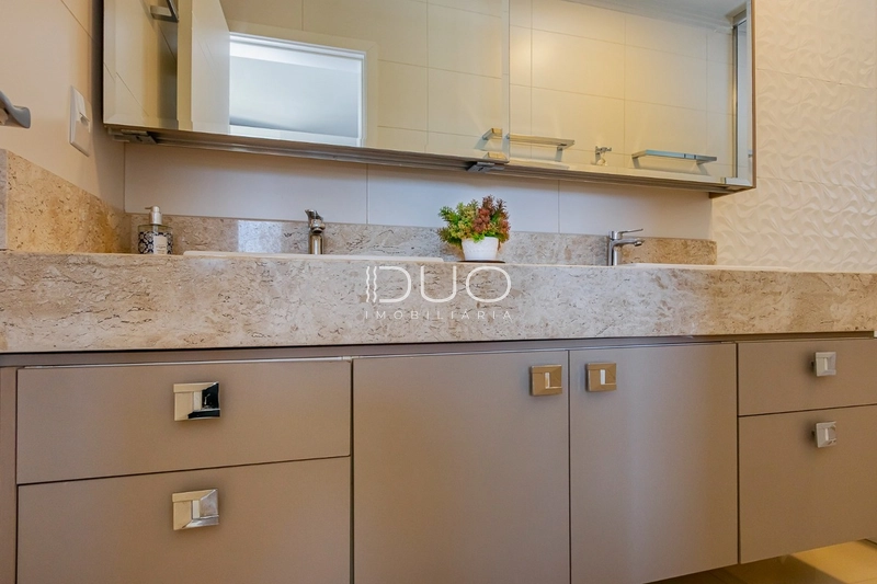 SOBRADO NO CONDOMÍNIO ENSEADA LAGOS EM XANGRI-LÁ: 26ª foto da galeria de imagens do imóvel