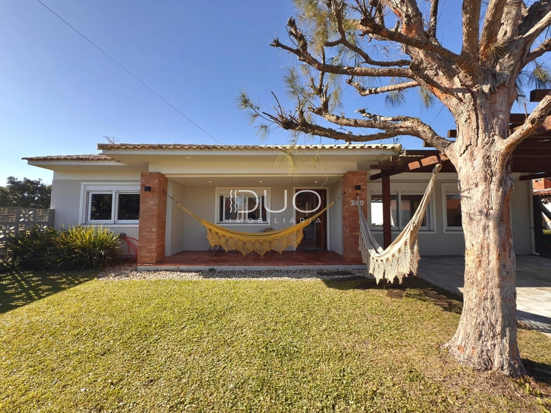 CASA EM XANGRI-LÁ: 4ª foto da galeria de imagens do imóvel