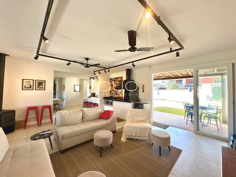 CASA EM XANGRI-LÁ: 7ª foto da galeria de imagens do imóvel