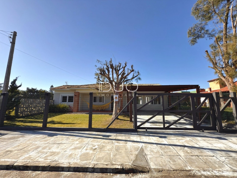 CASA EM XANGRI-LÁ: 2ª foto da galeria de imagens do imóvel